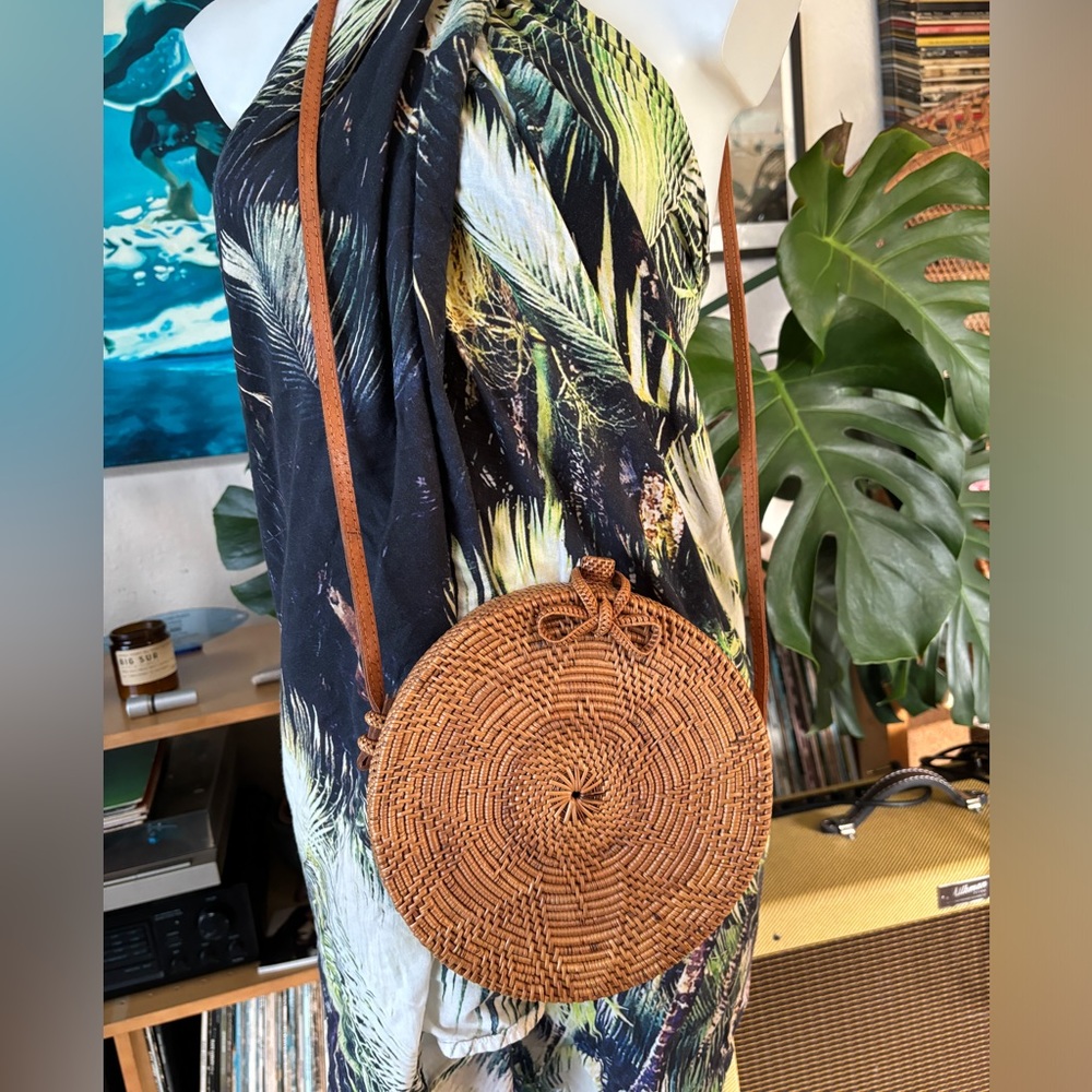 Rattan circle purse from Bali